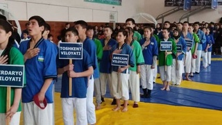 В Чартакском районе проходит чемпионат Узбекистана по курашу