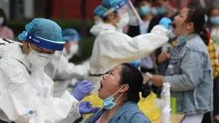 Ҳукумати Чин барои пешгирии хуруҷи нав тамоми сокинони Вуҳанро барои COVID-19 озмоиш мекунад