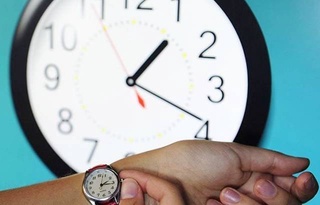 A national time scale is being introduced in Uzbekistan