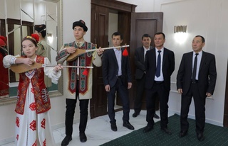 Жаслар бирлессе, оларды жеңе алатуғын күш жоқ