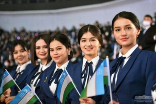 Алтын әўлад киятыр