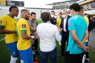 Бразилия ва Аргентина ўйини давом эттирилади