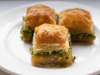 17 noyabr – Xalqaro paxlava kuni