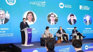 Состоялась сессия Международного дискуссионного клуба на тему «Демократизация, активное гражданское общество и приоритетность прав человека»