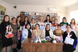 В Навои достойно поощрили начавших свою деятельность ремесленниц