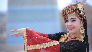 Богатая история в движениях