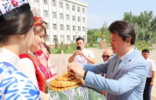 Нукус давлат институтига қозоғистонлик делегация келди