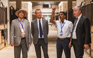 "Universal Jumping Agro", ки симои нав мегирад, аз ҷониби коршиносони байналмилалӣ баҳои баланд гирифт