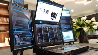 Буюк Британияда етти экранли ноутбук чиқарилди