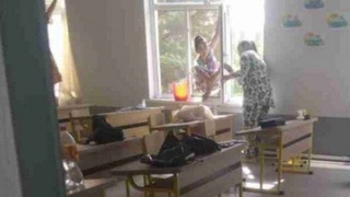 Қашқадарёда ўқитувчиларни мактаб ремонтига жалб қилган директор 33 млн сўм жаримага тортилди