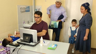 Қорақалпоғистонда юрагида туғма нуқсони бўлган болалар бепул операция қилинди