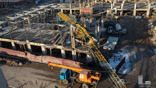 Навоийда кўтарма кран қулаб тушди