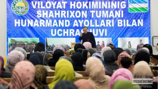 Андижон вилоят ҳокими 100 нафар аёлга 5 миллион сўмдан нақд пул берди