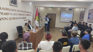 Otlar bilan tillasha olgan harbiy xizmatchilar