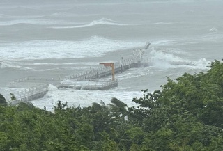 Дар соҳилҳои Камчатка заминларзаи шиддаташ 8,7 рух дод, ки боиси пайдоиши мавҷи сунами гардид: дар Ҷопон ва Ҳавай эвакуатсия эълон шудааст