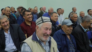 Juqorg'i Kenges Raisi faollar bilan uchrashdi