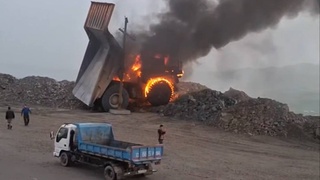 Олмалиқда БелАЗ русумли автосамосвал ёниб кетди