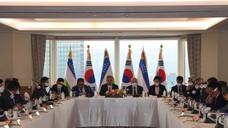 Seulda Oʻzbekistondagi konstitutsiyaviy islohotlarga bagʻishlangan davra suhbati boʻlib oʻtdi