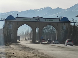 SamDTI Urgutdagi 18 ta maktabga 60 ta kompyuter sovgʻa qildi