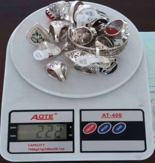 Яширинча олиб кирилаётган заргарлик буюмлари фош этилди