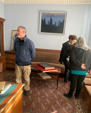 Ойбек уй-музейидаги экспонатлар испаниялик сайёҳларда катта қизиқиш уйғотди