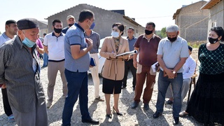 Зангиота туманидаги маҳаллада тўпланиб қолган муаммолар бартараф этиладиган бўлди