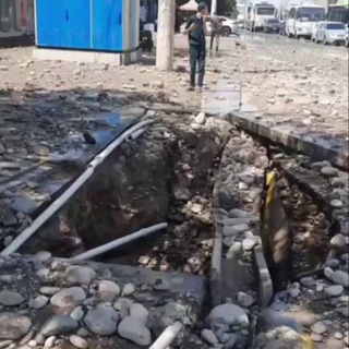 Toshkentda suv quvuri kuchli bosim ostida yorildi