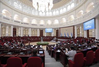 Всестороннее обсуждение и устранение правовых пробелов: в Законодательной палате рассмотрены ключевые инициативы