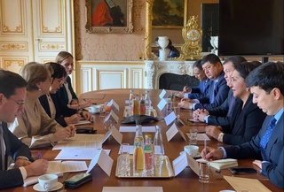 В ходе визита делегация Узбекистана встретилась с генеральным секретарем МИД Франции