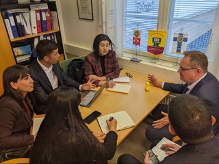 Низоми таълими Финляндия, ки дар рейтингҳои ҷаҳонӣ ҷойҳои баландро ишғол мекунад, омӯхта мешавад