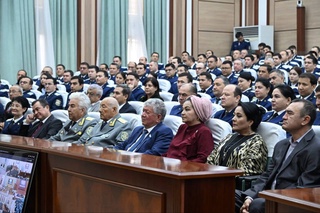 21 октября - День узбекского языка