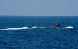 Россия ҳарбий кемаларининг Кубага етиб келиши фонида АҚШ оролга сув ости қайиғини юборди