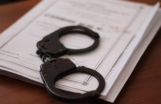 Адолатсиз ҳукм чиқаришда айбланаётган собиқ судьяга нисбатан жиноят иши қўзғатилди