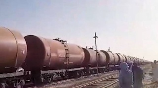 «Узбекнефтегаз» опровергает информацию о том, что Афганистан вернул 67 цистерн нефти обратно в Узбекистан из-за низкого качества