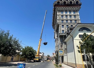 Самарқанддаги "қўзиқорин уй"ни бузиш жараёни бошланди