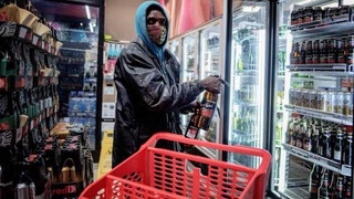 Жанубий Африка иқтисодиётини жонлантиришга ёрдам берадиган баъзи тўсиқларни олиб ташламоқда