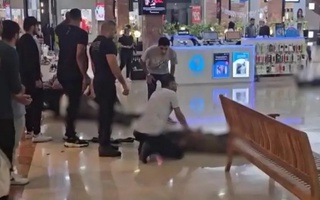 Исроилда савдо марказига уюштирилган ҳужум оқибатида икки киши жароҳатланди