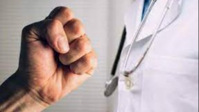 Qashqadaryoda “tez yordam” haydovchisi kaltaklandi