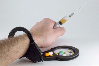 Qonunga xilof ravishda ayrim zaharli moddalarni muomalaga kiritganlik uchun javobgarlikning xususiyatlari