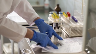 Тикувчи, сотувчи, ҳайдовчи, фаррош ва ҳомиладорда коронавирус  қайд этилган