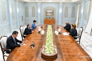 Президенти Ӯзбекистон муҳимияти густариши ҳамкории байнипарлумониро бо Туркманистон таъкид кард