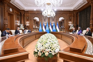 Президенти Ӯзбекистон имкониятро барои  рушди шарикӣ бо СММ-Хабитат таъкид кард