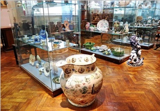 В Строгановском университете России обнаружено более 200 предметов культурно-исторического наследия Узбекистана