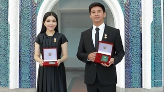 Женисбек Пиязов ва Афруза Бошқирдистон халқ артисти унвони билан тақдирланди