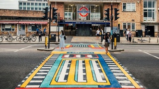 В Лондоне появились дизайнерские пешеходные переходы