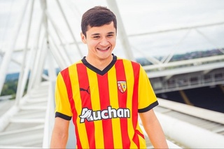 Абдуқодир Ҳусанов дунёнинг энг яхши ёш футболчиси бўлишга даъвогар юлдузлар қаторидан жой олди