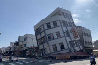 Tayvanda 7,5 va 6,6 magnitudali zilzilalar sodir boʻldi