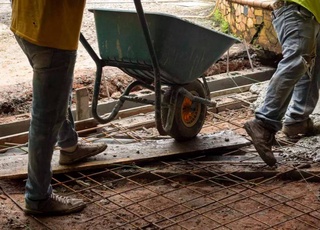 В Казахстане двух уроженцев Узбекистана удерживали в трудовом рабстве
