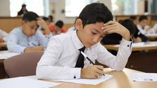 Якуний имтиҳондан «қониқарсиз» баҳо олган битирувчилар шу синфда қайта ўқишга қолдирилади