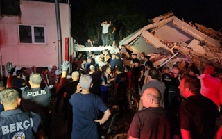 Туркия ғарбида юз берган кучли зилзила оқибатида бир киши ҳалок бўлди